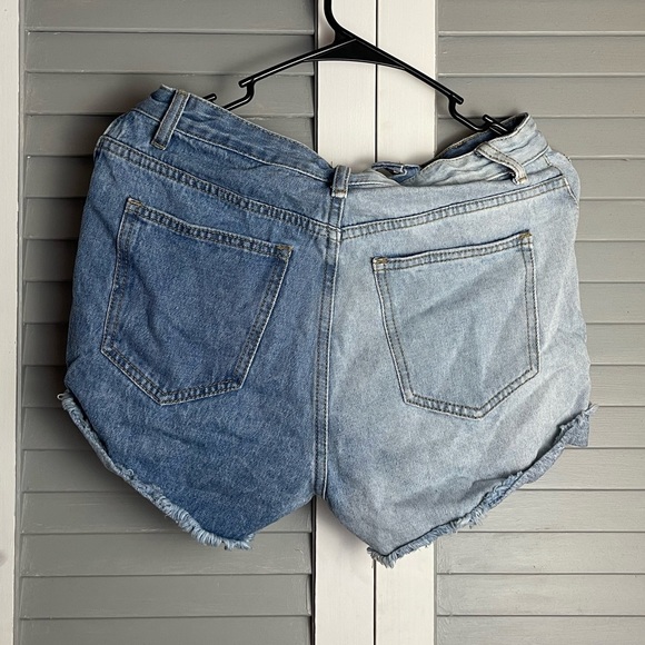 Two-Colored Ripped Shorts - Picture 2 of 2